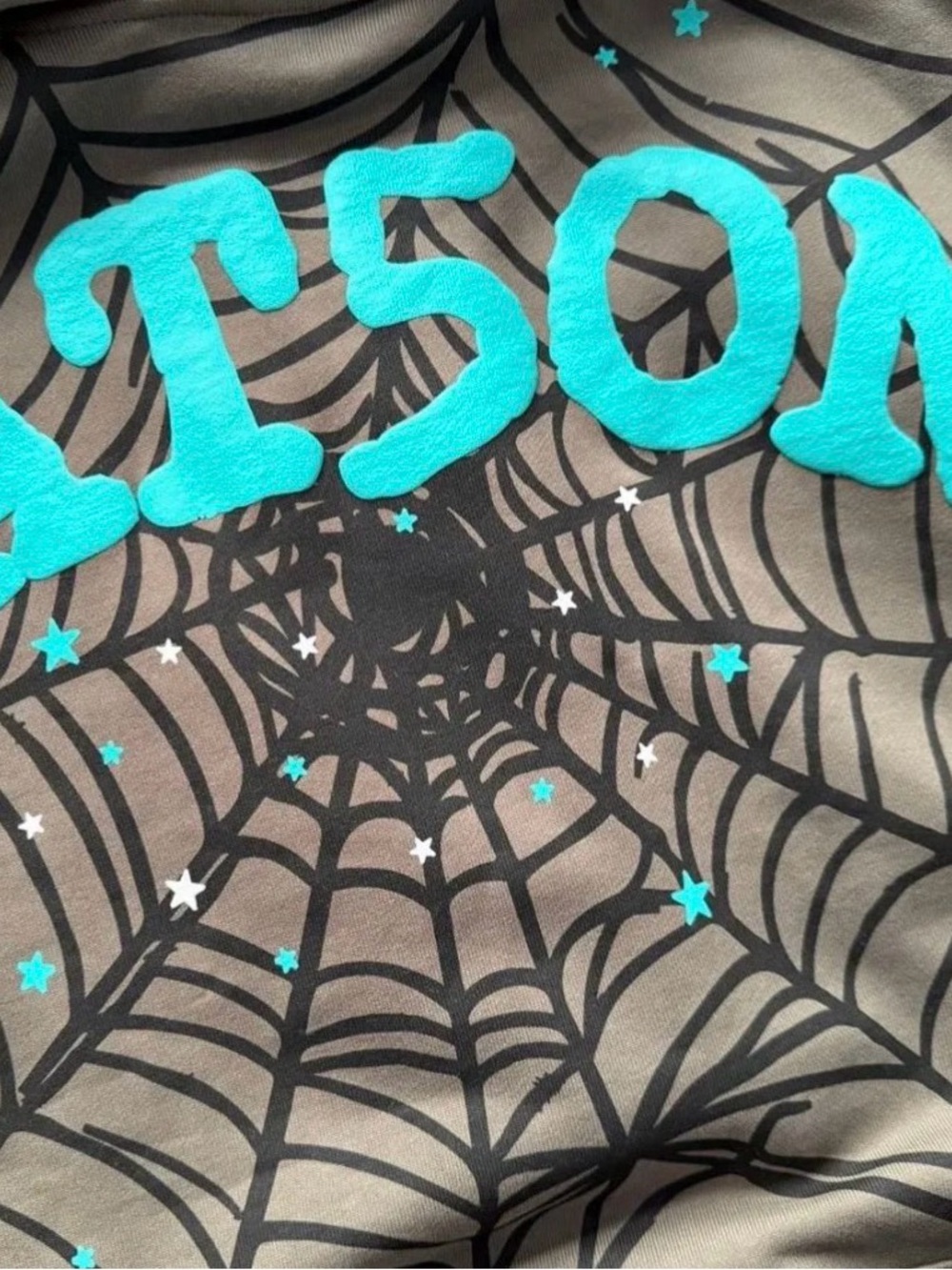 🕸️🕷️🕸️ Watson Olive Hoodie with Graphic Spiderweb and Stars - Picture 4 of 5